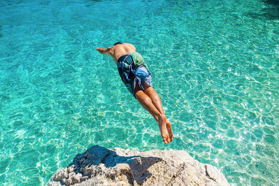 Sardinia_HikeAdventure_swim